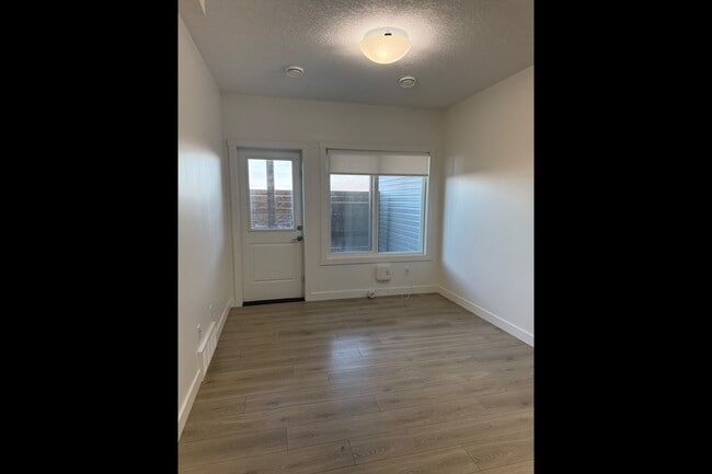 Building Photo - 293 Collicott Dr