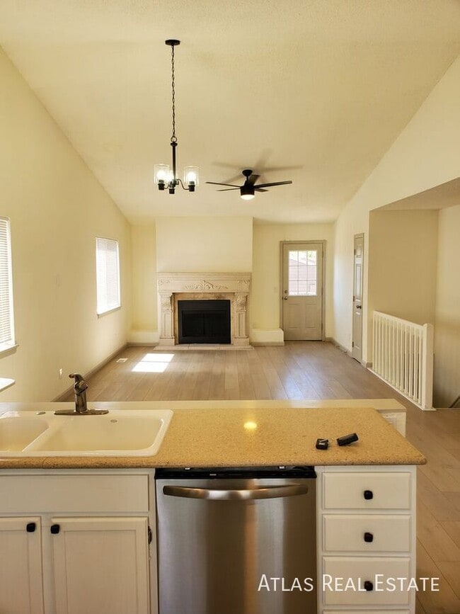 Photo - 1679 Ensenada Way