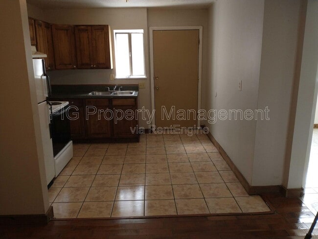Photo - 431 W G St Condo Unit 1