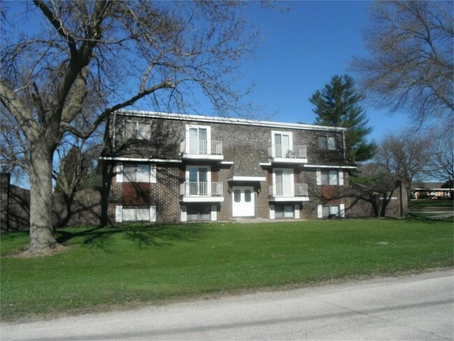Building Photo - 15 N Lawler St Unit 1 Rental