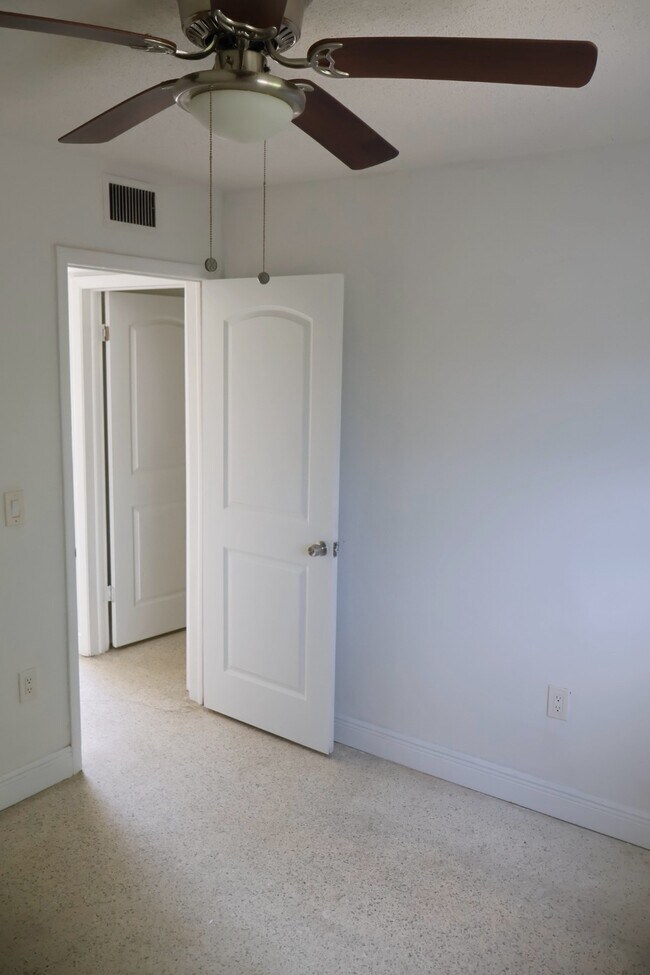 Photo - 528 SW 6th St