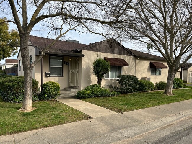 Building Photo - Cozy Duplex with Upgrades