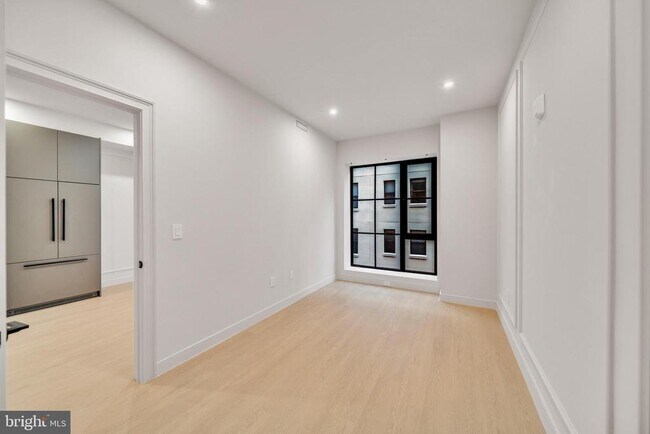 Photo - 2121 Ward Pl NW Unidad 407