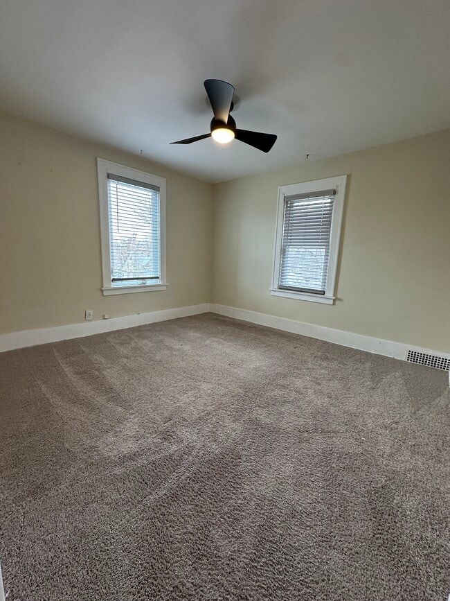 Photo - 930 N 5th St