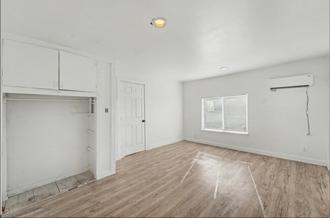 Photo - 732 N Victor Ave Unit B