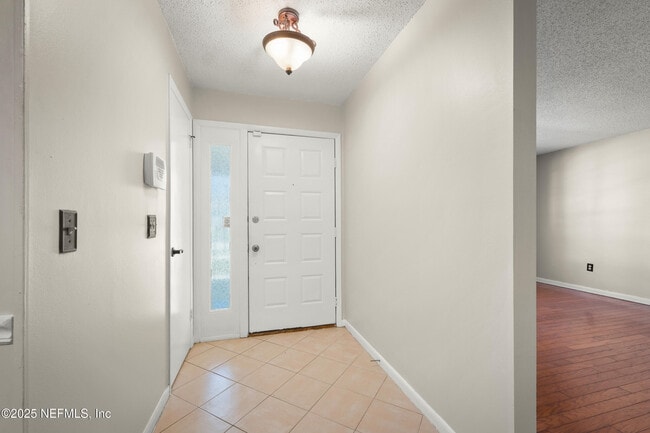 Photo - 2726 Winrock Dr W