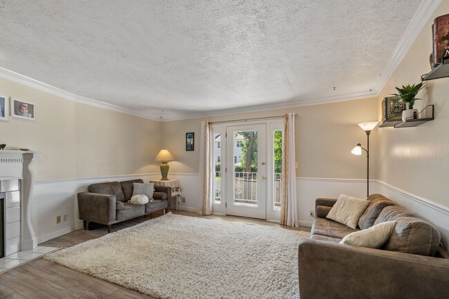 Photo - 553 N 200 W