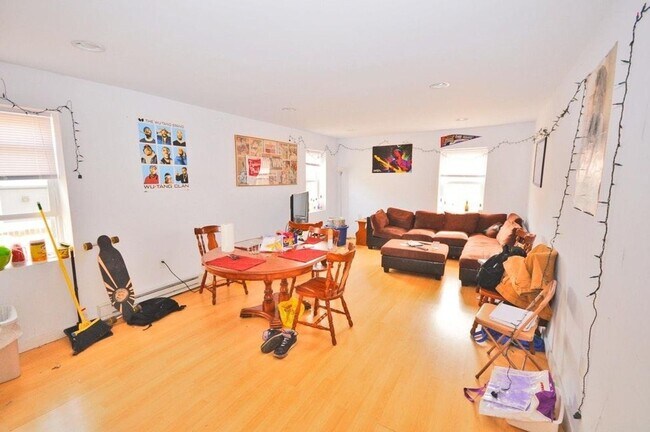 Photo - Three Bedroom and One bathroom apartment Unit 3F