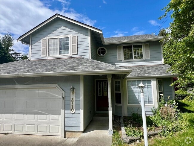 Building Photo - Spacious 4 BD + Den Rental
