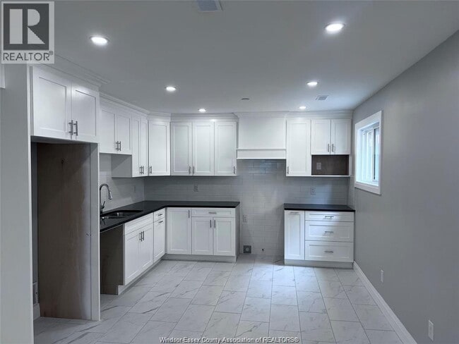 Photo - 1953 Lepain Crescent