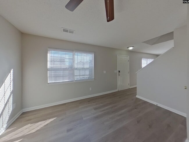 Photo - 540 Halleck Ln