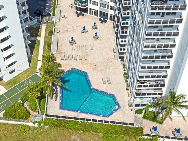 Photo - 3700 Galt Ocean Dr Unidad 1408