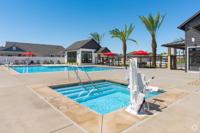 Pool & Spa
