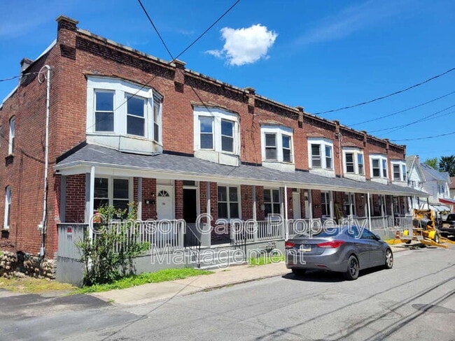 Building Photo - 49 Hutson St