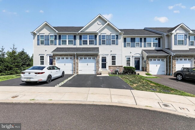 Building Photo - 1551 Emily Ct