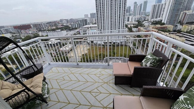 Photo - 275 NE 18th St Unit PH10