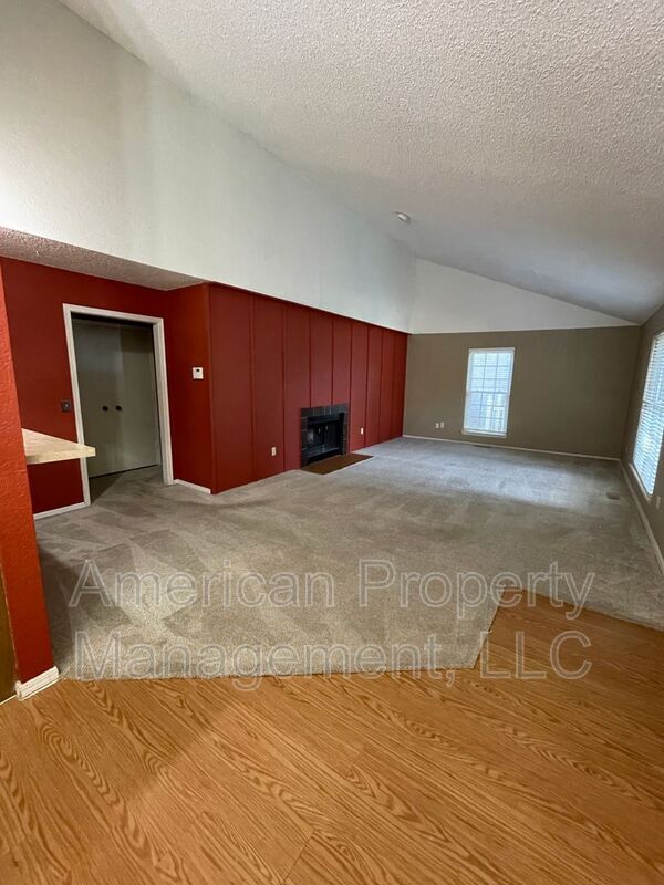 Photo - 4407 S Gum Ave