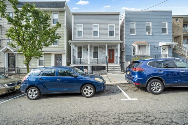 Building Photo - 207 68th St Unit 1 Rental