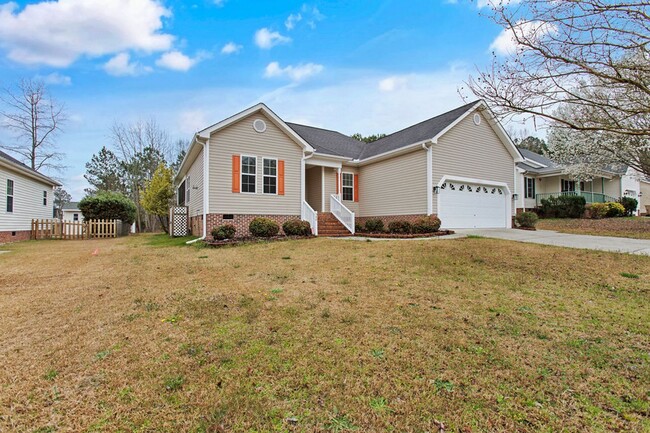 Photo - Adorable Ranch Home With Garage and Screen Porch!