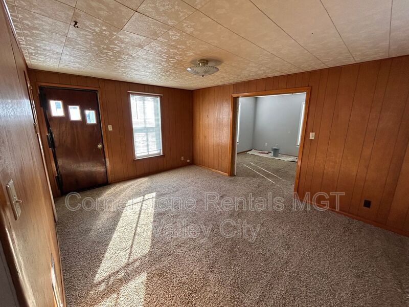 Photo - 235 8th Ave NW