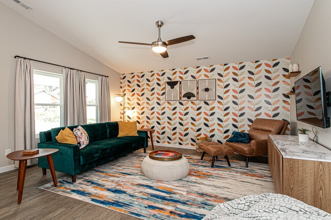 Welcome to Sweet Home Knoxville - 1030 Avenue A