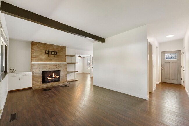 Photo - Spacious 5 Bedroom with Huge yard and 3 fireplaces