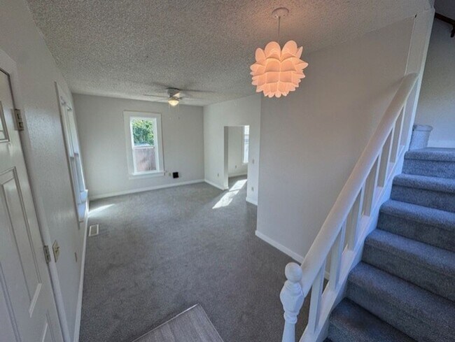 Photo - 3-Bedroom Home in the Sunnyland neighborho...