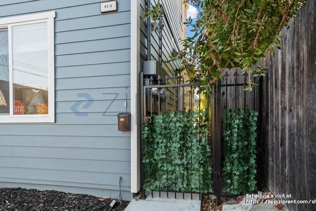 Photo - 3216 California St