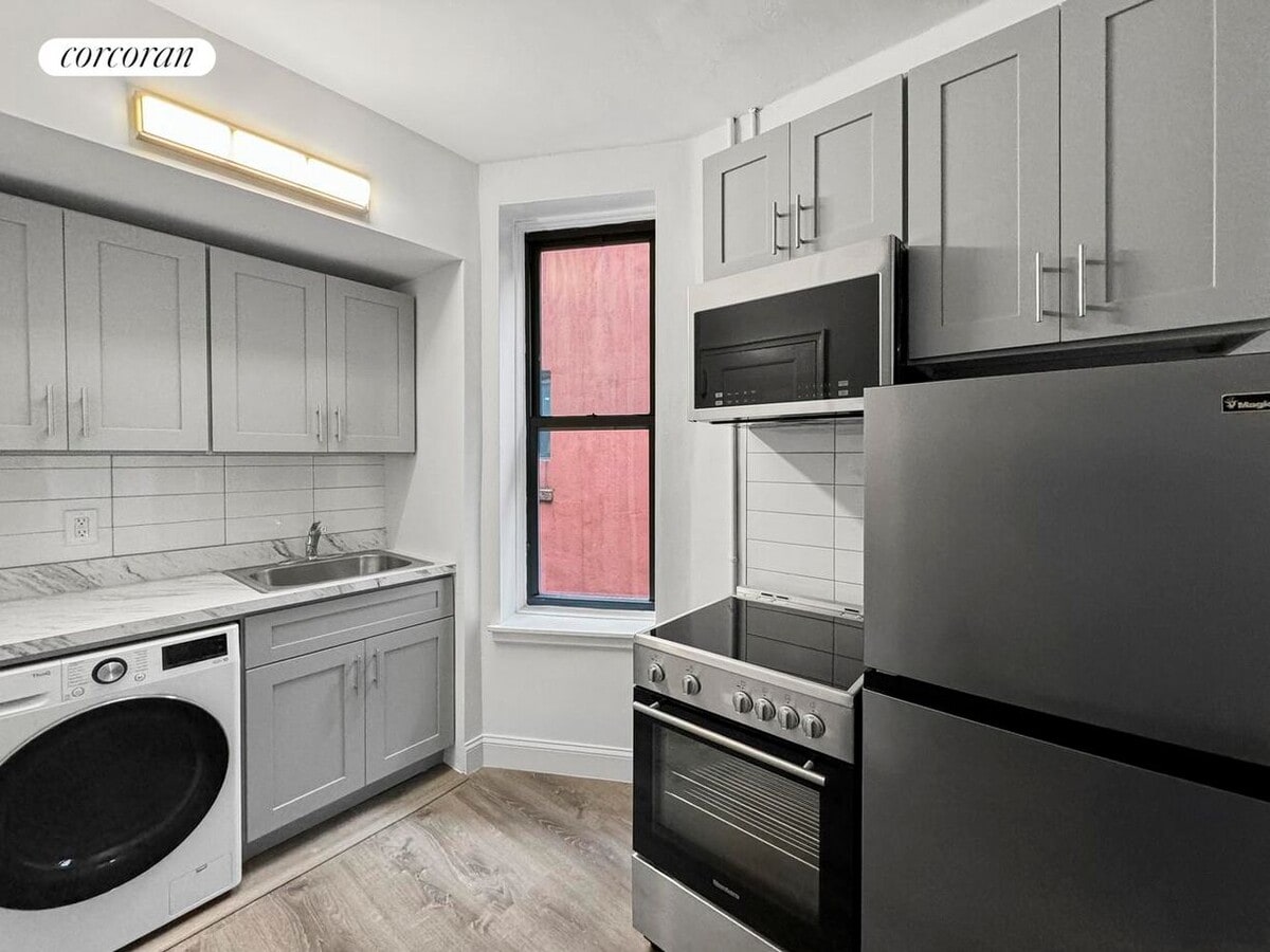 Photo - 500 E 73rd St