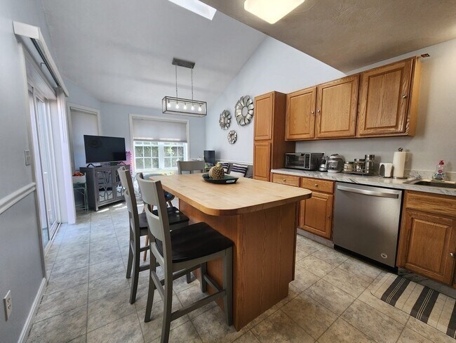 Photo - 30 Nutmeg Dr