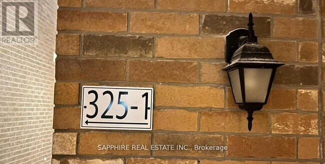 Photo - 325 Trudeau Dr