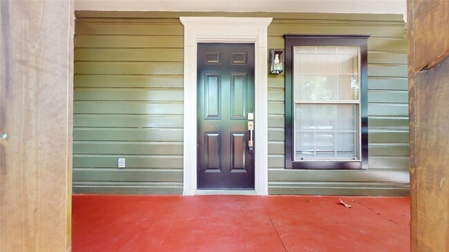 Photo - 2437 Druid St