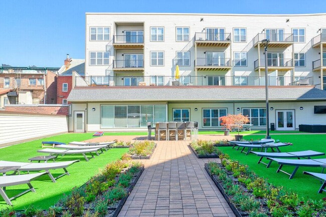 Photo - 240 State St