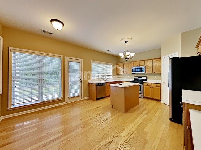 Photo - 304 Wickley Way