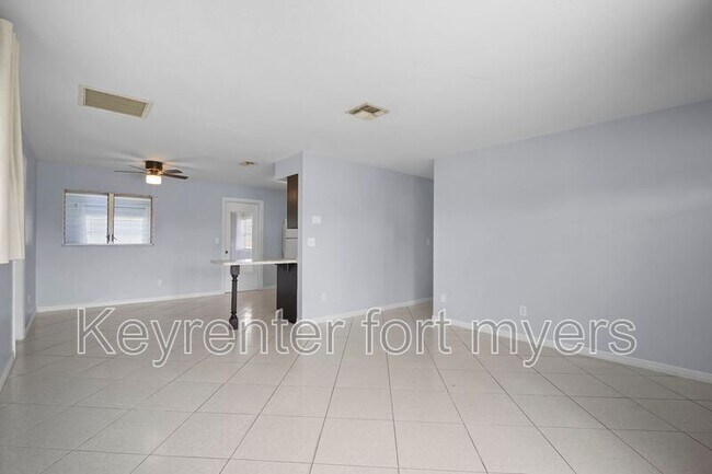 Photo - 211 E Jasmine Rd