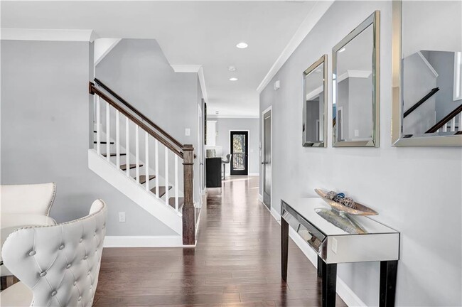 Photo - 1395 Marion St SE