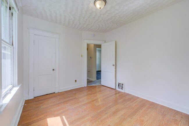 6997 Edison Ave