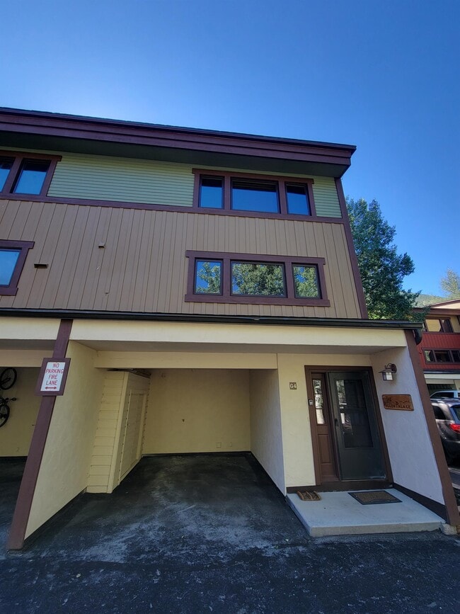 Building Photo - 2540 Kinnikinnick Rd Rental