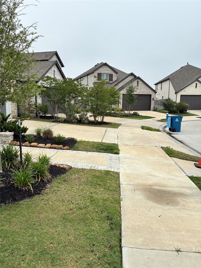 Building Photo - 15218 Cortines Ct