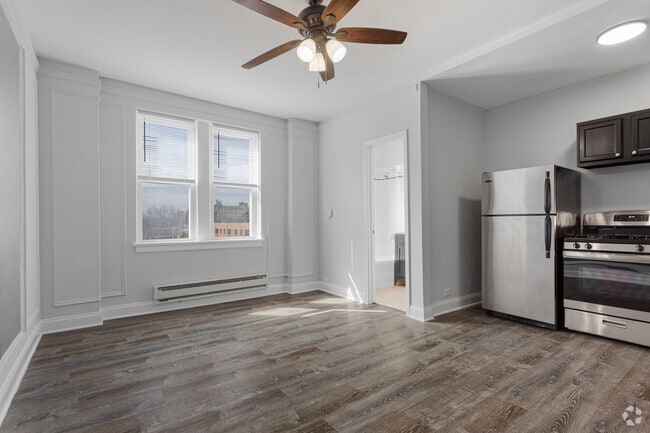 Building Photo - 5860 N Kenmore Ave Unit 312 Rental