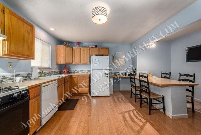 Photo - Beautiful KCK Home for Rent in Highland Crest Neighborhood-Available in MARCH!!