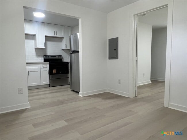 Photo - 201 Lowery Dr