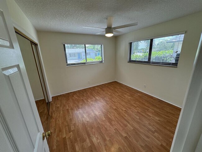 Photo - 1101 NE 18th Ct