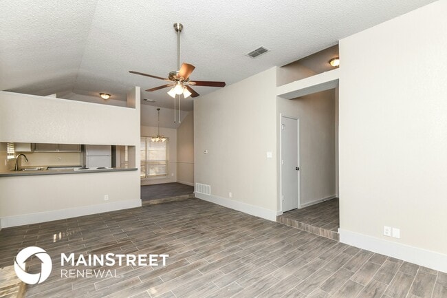 Photo - 914 Pierce Arrow Dr