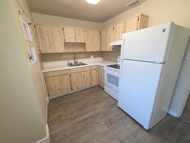 Building Photo - 644 E Harwood St Unit 644