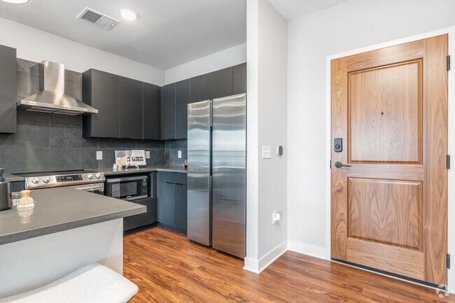 1BR, 1BA - 681SF - Kitchen