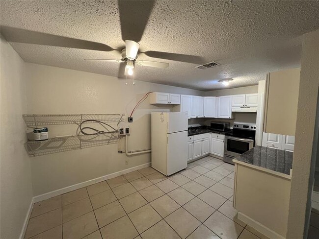 Photo - 5303 NW 24th Ct Unit 46