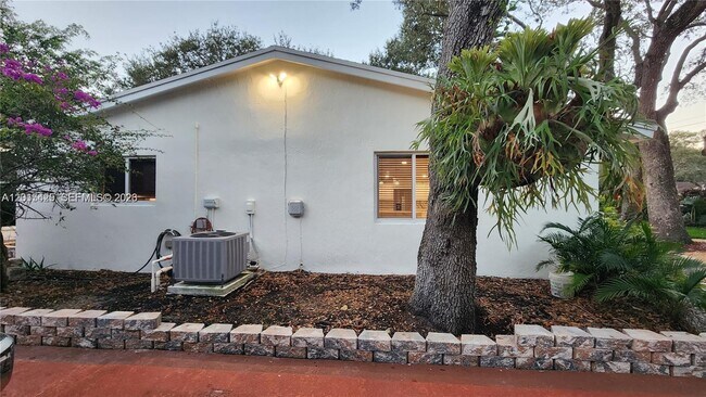 Photo - 16575 Old Cutler Rd Unit 16575