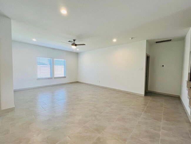 Photo - 3322 Silverton Dr