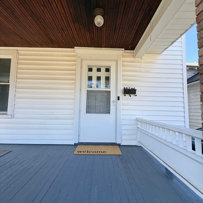 Photo - 1804 Storrs Ave